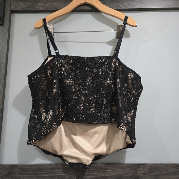 Torrid Lace Corset Crop Top Size 2 - Picture 5 of 9